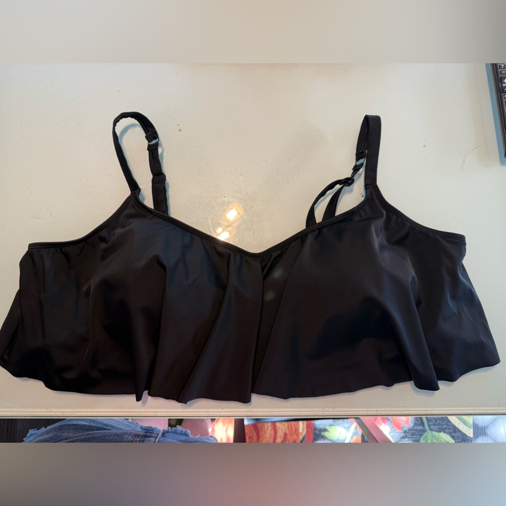 Torrid size 5 Black ruffle overlay swim top